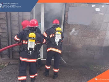 Սիսիանում հրդեհ է բռնկվել մթերային խանութում