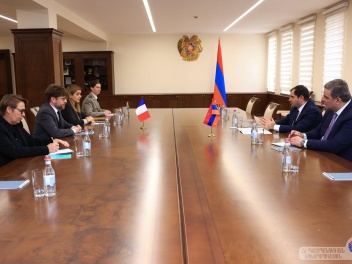 Պապիկյան–Դըկոտինյի հանդիպմանն անդրադարձ է եղե...