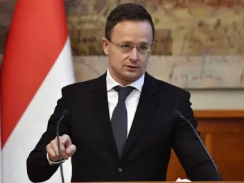 Սիյարտոն չի հերքել ռուս պաշտոնյաների հետ բանա...