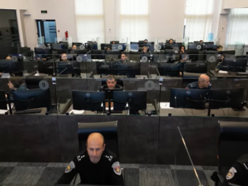 Դիմակավորված երեք տղամարդ տրակտորներից փորձել...