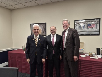 ՀՀ դեսպանը հանդիպել է ԱՄՆ Կոնգրեսի հայկական հ...