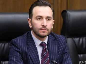 Հայկ Կոնջորյանի, նրա մոր ու քրոջ առանձնատների...