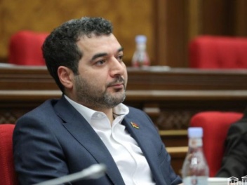 Պետհամարանիշները՝ անուն-ազգանվան հապավումով ․...