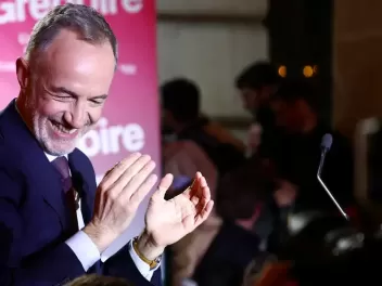 Էմանուել Գրեգուարը ընտրվել է Փարիզի քաղաքապետ