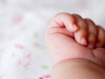 1 տարեկան 2 ամսական երեխան շարունակում է մնալ...