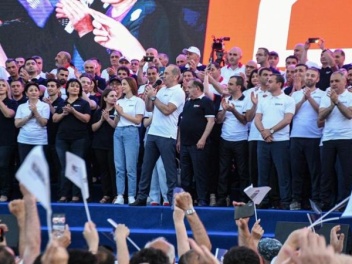 Ռոբերտ Քոչարյանի թիմը մեծ միջոցառում է նախապա...