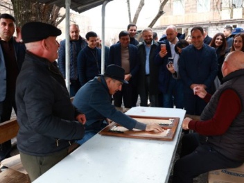 Վարկանիշը գետնին է հավասարվում, փրկել է պետք....