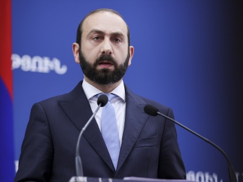 Լինելով խիստ ընդդիմադիր քաղաքացի՝ համագործակց...