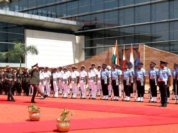 Էդվարդ Ասրյանը պաշտոնական այցով ժամանել է Հնդ...