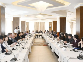 Անցկացվում է կլոր սեղան՝ Հայաստանի և Ադրբեջան...