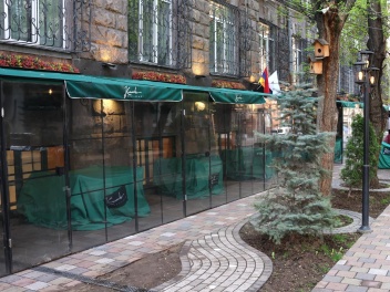 Կասեցվել է Երևանի կենտրոնում գործող «Քամանչա» ռեստորանի կաթսայատան գործունեությունը. ԲԸՏՄ