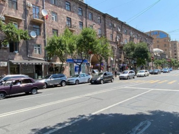 Առաջարկվում է Ամիրյան փողոցն անվանափոխել Պապ թագավորի անվամբ