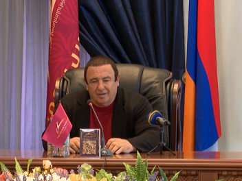 Ծառուկյանը թիմակիցների հետ քննարկել է «Առաջար...