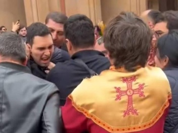 Իսկ ո՞ւր մնաց մարդկությունը. «Փաստ»