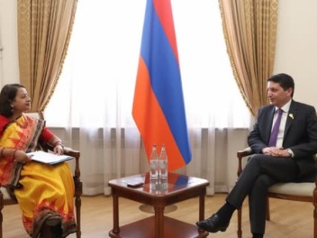 Վահե Հովհաննիսյանը և Հնդկաստանի դեսպանը քննար...