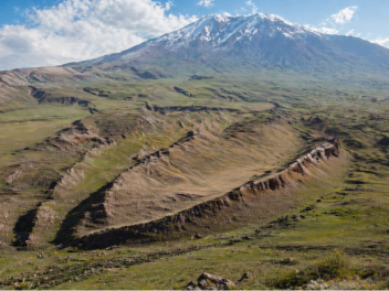 Նոյյան տապանը համարվող կառույցում ստորգետնյա...