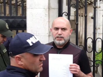 Ամո՛թ ԵՄ դեսպանին, Նիկոլին է ծառայում․ Արմեն...