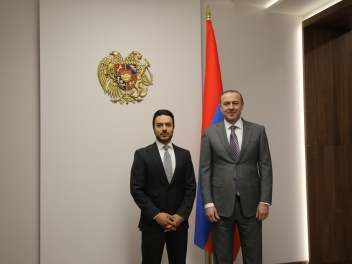 ՀՀ ԱԽ քարտուղարն ու Կատարի դեսպանը քննարկել ե...