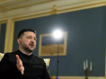 Зеленский заявил о намерении обсудить с новым...