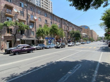 Երևանի Ամիրյան փողոցը Պապ թագավորի անունով ան...