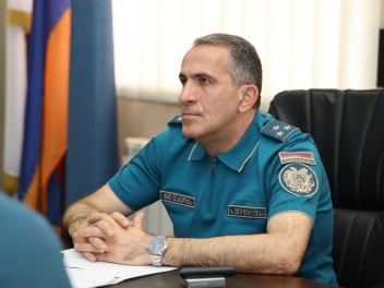 Շնորհավոր տոնդ, ոստիկա՛ն․ Կամո Ցուցուլյան