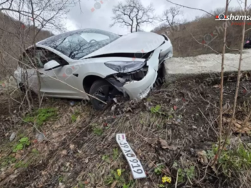 Երևան-Սևան-Իջևան ճանապարհին «Tesla»-ն բախվել...