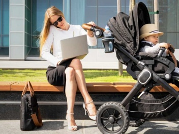 ԱՍՀ նախարարությունն առաջարկում է աշխատող ծնող...