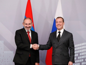 Մեդվեդևը Փաշինյանին մի որոշ «Վովաևիչ» է անվանել