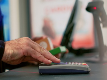 Մեկնարկել է ապրիլ ամսվա կենսաթոշակների և նպաս...