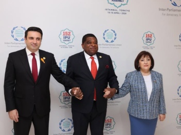 Թուրքիայում հանդիպել են Հայաստանի եւ Ադրբեջան...