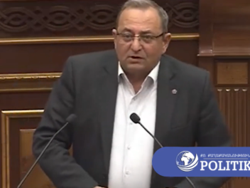 Ճղում եք ձեր բաճկոնները, կարծես ձեր փողերով ե...