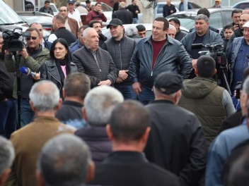 Ծառուկյանի մարզային հանդիպումները վեր են ածվո...