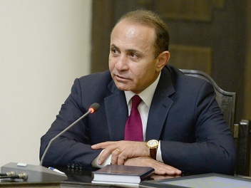 1 մլրդ 100 մլն դրամ, բազմաթիվ գույքեր. Հովիկ...