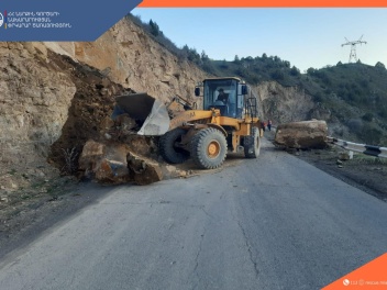 Քարաթափում Մ-2 ավտոճանապարհից Ջերմուկ քաղաք տ...