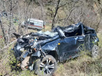 Սյունիքում «Lada Granta»-ն դուրս է եկել ճանապ...