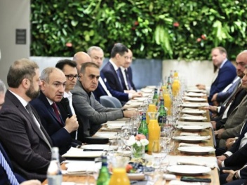 Բիզնեսը դժգոհ է Փաշինյանից․ «Հրապարակ»