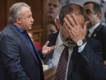 Սասուն Միքայելյանի թարս «չափալախը»  Նիկոլ Փաշինյանին