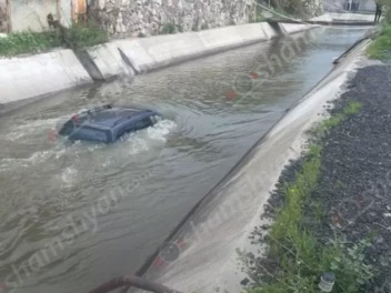 Արտակարգ դեպք Երևանում․ «Opel»-ը Հաղթանակ թաղ...