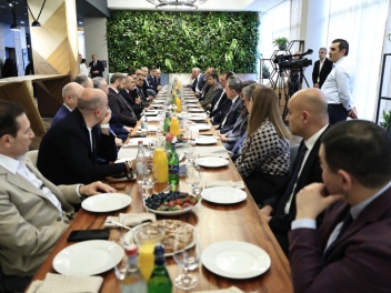 Փաշինյանը հանդիպում է ունեցել խոշոր գործատուն...