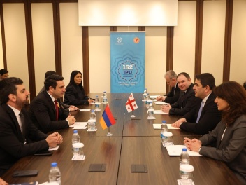 Ալեն Սիմոնյանը հանդիպել է Վրաստանի խորհրդարան...