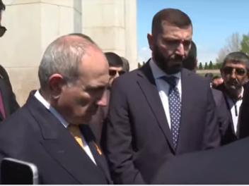 Այսքան տարի ինչո՞ւ չէիք գալիս մեր եկեղեցի. այ...