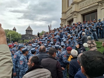 Գյումրիում տեղի ունեցած զանգվածային անկարգութ...