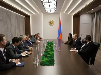Արմեն Գրիգորյանը Սոնաթա Քոուլթերի հետ քննարկե...