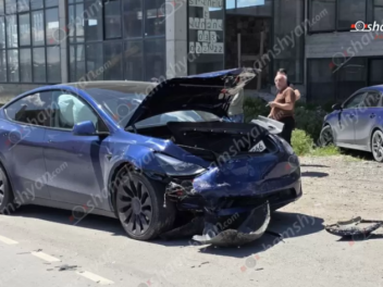 Զովունիում բախվել են «Tesla»-ն և «Volkswagen...