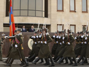 Մայիսի 28-ի զորահանդեսը՝ քաղաքական ցուցադրություն. «Ժողովուրդ»