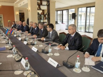 Նոր մանրամասներ հայ եւ ադրբեջանցի գործարարների հանդիպումից․ «Հրապարակ»