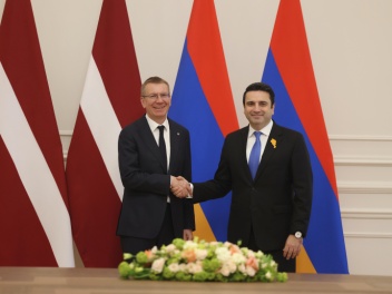 Ալեն Սիմոնյանը հանդիպել է Լատվիայի նախագահ Էդ...