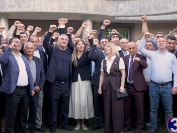 Սամվել Կարապետյանը հանդիպել է Արարատի և Արմավիրի մարզերի բնակիչների հետ