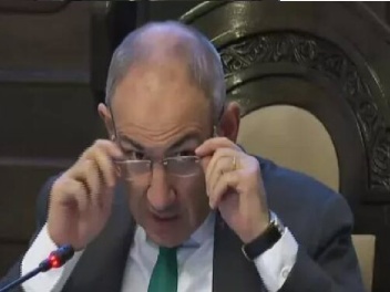 Փաշինյանը չի վստահում ԱԱԾ-ին. «Հրապարակ»
