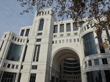 Ստանում ենք ահազանգեր դպրոցների մանկավարժների...